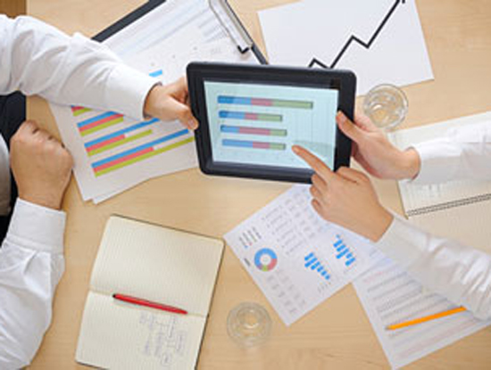 77-lao-đong-tre-Viet-Nam-dung-smartphone-cho-cong-viec-(1).jpg 77-lao-đong-tre-Viet-Nam-dung-smartphone-cho-cong-viec-(1).jpg